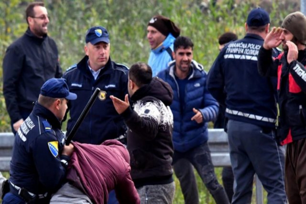 Dvije osobe ubijene u sukobu migranata u BiH, najmanje 18 povrijeđenih