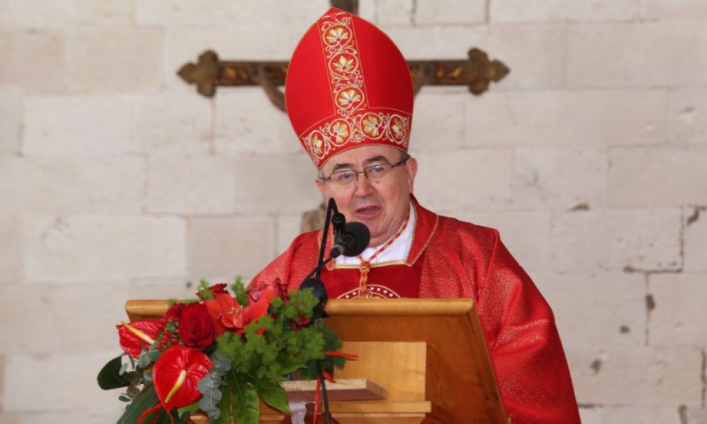 Kardinal Puljić: Gdje god se možemo podijeliti, podijelili smo se; tri Hrvata, četiri stranke