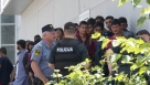200 migranata u Bihaću napalo kamenjima policiju, došlo je i do pucnjave