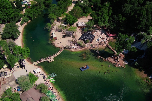 Na HTV3 emitirana snimka plutajućeg koncerta na slapovima Kravice