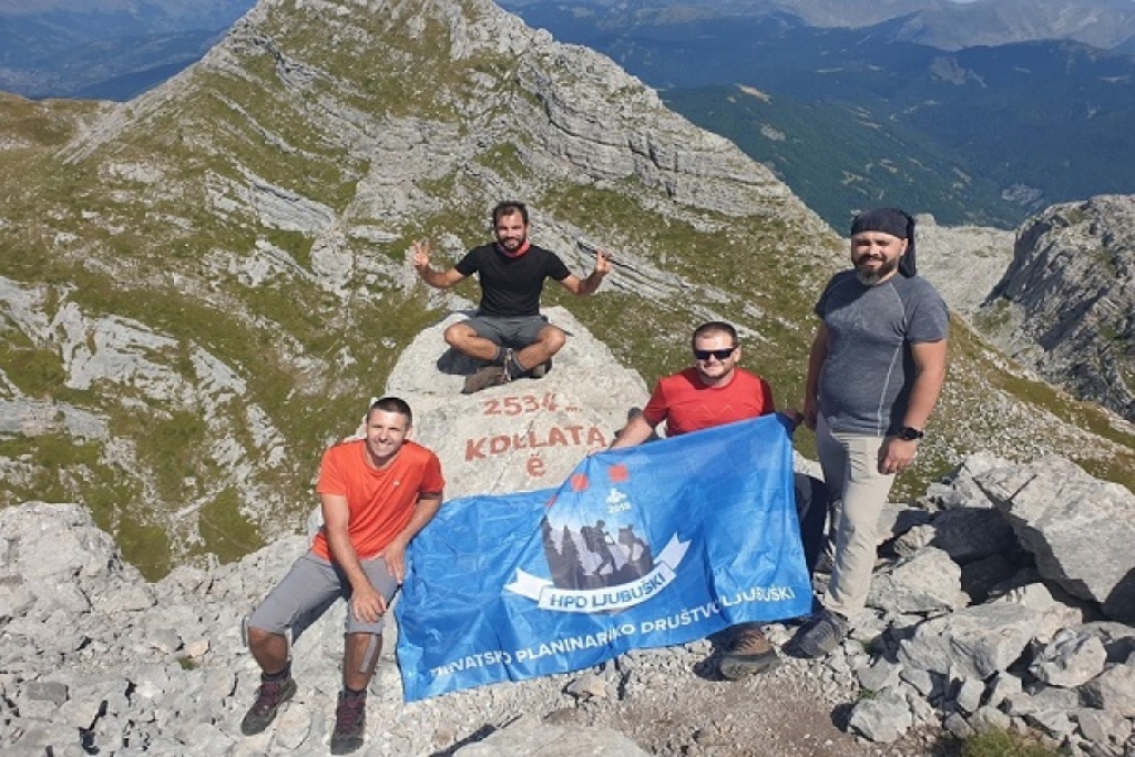 Ljubušaci na najvišem planinskom vrhu Crne Gore [foto&amp;video]