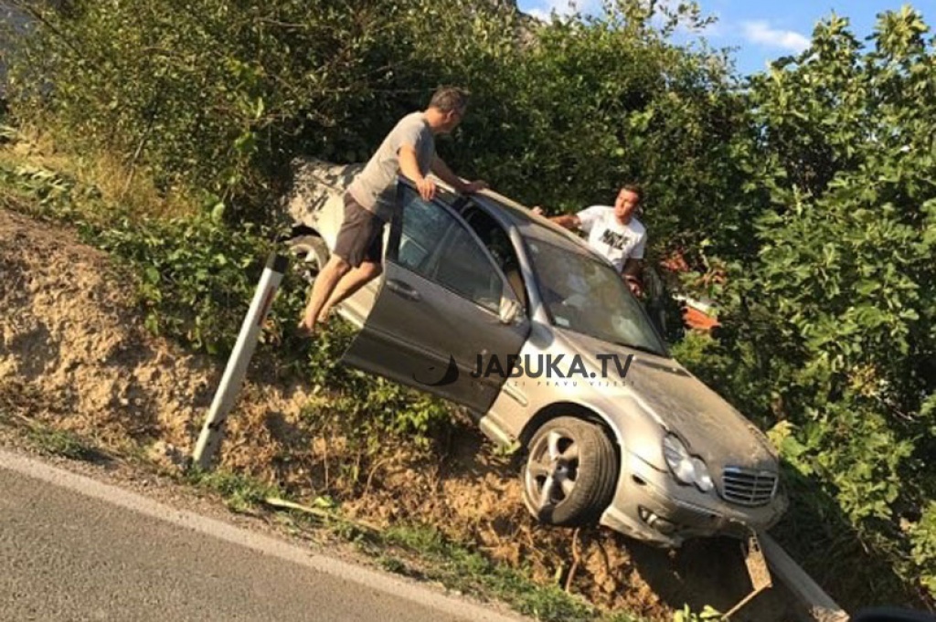 Automobil sletio s ceste u Radišićima kod Ljubuškog