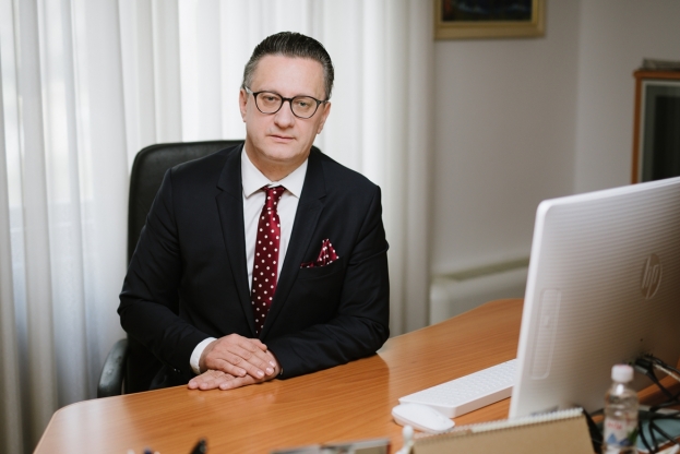 Dr. Zoran Tomić: Upravljanje krizom COVID-19
