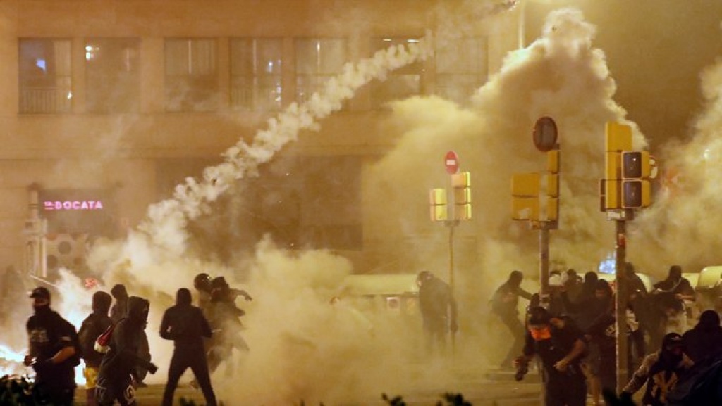Žestoki sukobi u Barceloni, najmanje 89 ozlijeđenih