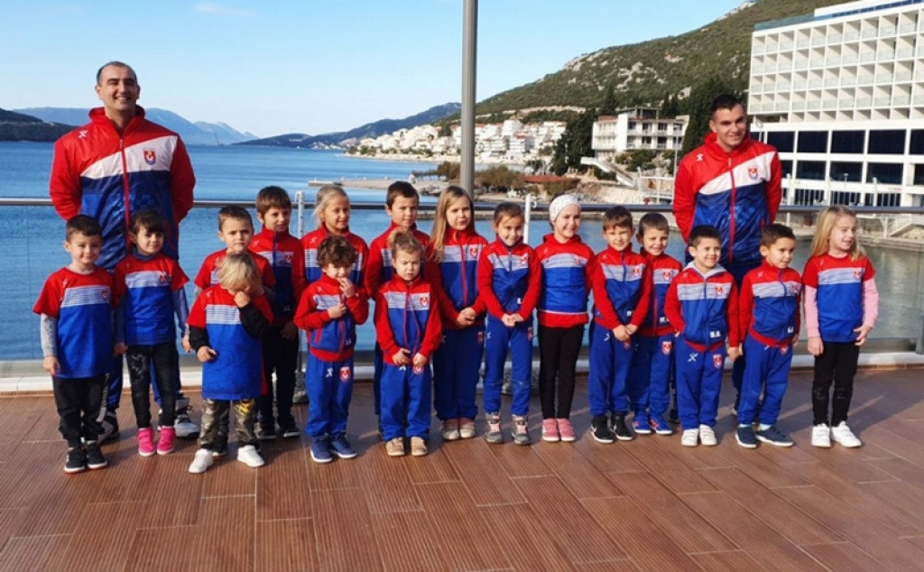 Neumski vaterpolo: Natječu se u hrvatskoj ligi, treniraju u hotelskom bazenu i moru