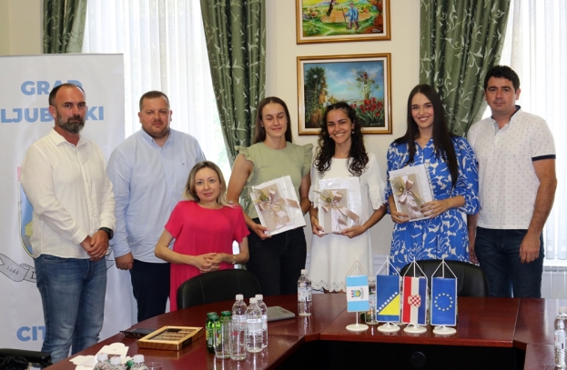 Grad Ljubuški nagradio najbolje učenike osnovnih i srednjih škola