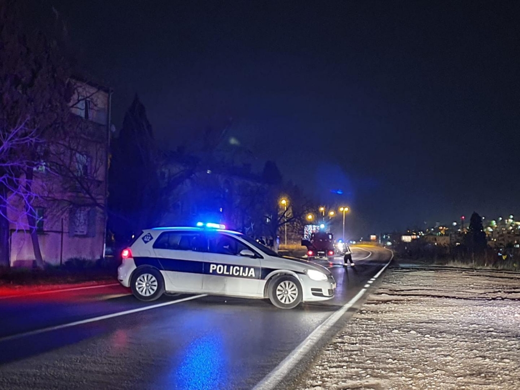 Kod Mostara poginula majka petero djece, auto je udarilo dok je pješačila