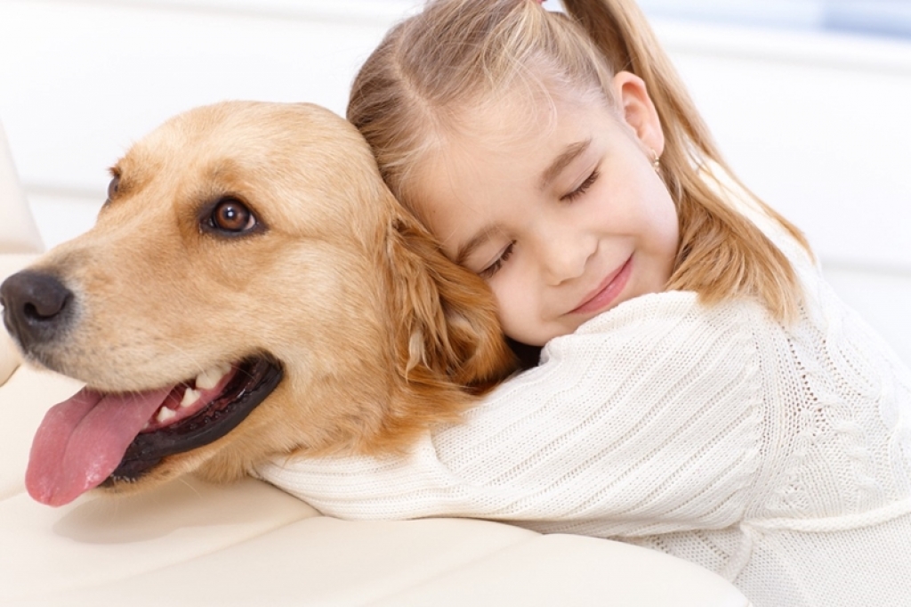 Djeca koja odrastaju sa psom su socijalno i emocionalno inteligentnija