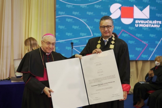 Nadbiskup i apostolski nuncij u BiH Luigi Pezzuto novi je počasni doktor Sveučilišta u Mostaru
