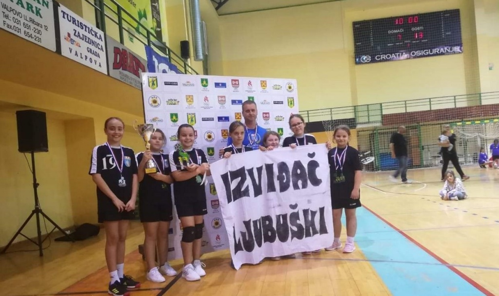 Djevojčice Izviđača pobjednice međunarodnog turnira u Valpovu [foto]