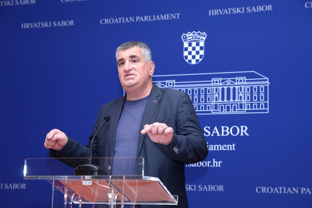 Bulj: Tražim od Vlade da hitno uputi vojsku na granicu, 60.000 migranata je u BiH