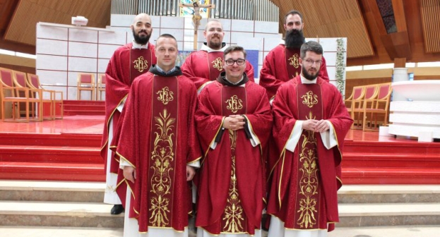 Hercegovina bogatija za šest novih svećenika