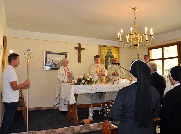 Mons. Vukšić blagoslovio temelje crkve Blaženih Drinskih mučenica
