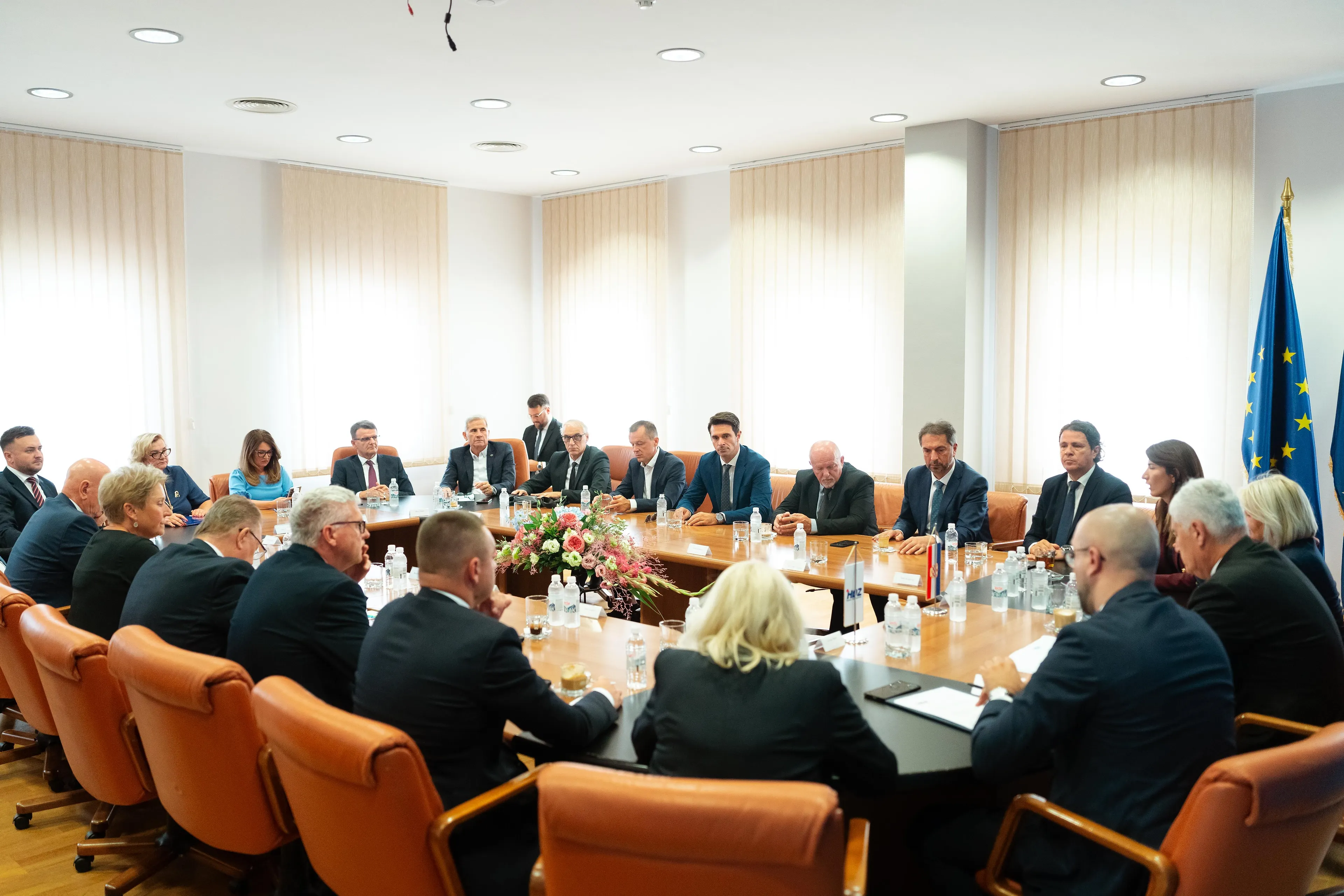 32-pro-irena-sjednica-predsjedni-tva-hdz-bih-5-jpg-6187dd54.webp