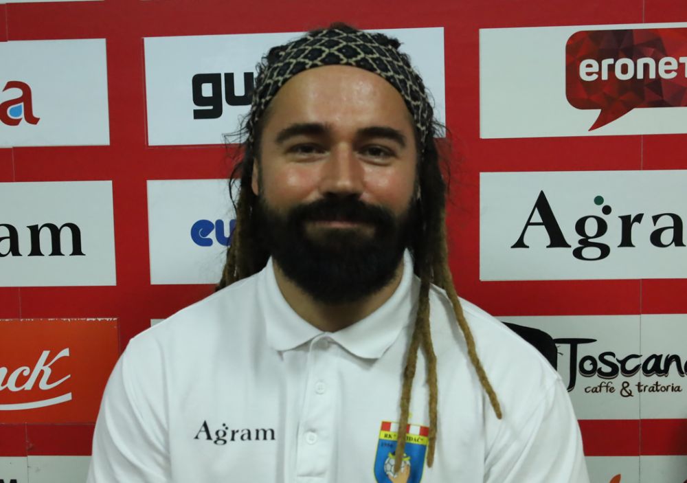 adis-tiskovna_s.jpg