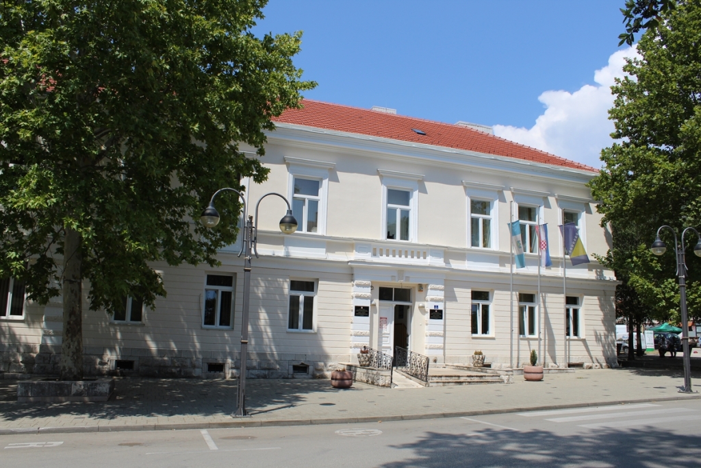 Zaključak o stavljanju nacrta Odluke o Proračunu Grada Ljubuškog za 2022. godinu na javnu raspravu