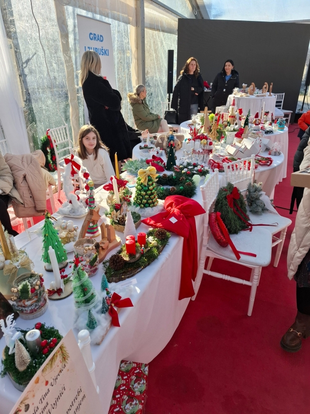 FOTO: Održana tradicionalna izložba rukotvorina rukotvoraca s područja Hercegovine