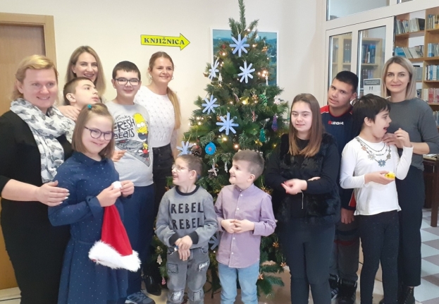 NAJAVA: U Knjižnici Ljubuški kreativna radionica božićnih ukrasa i ukrašavanje božićnog drvca