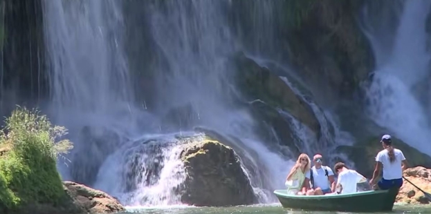 Stari grad Ljubuški nudi povijesne zidine iz 15. stoljeća, a Kravica privlači brojne turiste [VIDEO]