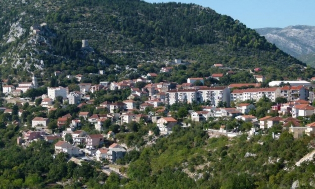 U Vrgorskoj krajini koronom zaražene čitave obitelji, sve više oboljelih traži pomoć u splitskom KBC-u