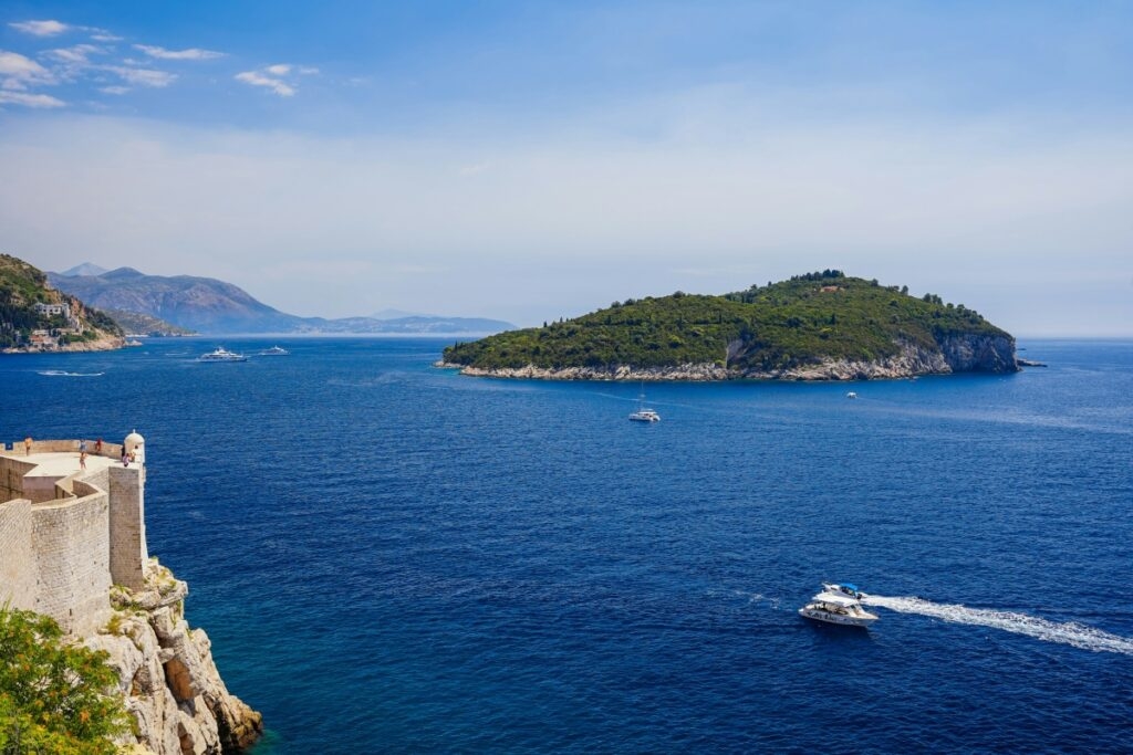 Na ovaj predivni hrvatski otok bačena je kletva: Mračna tajna i danas pla&scaron;i posjetitelje