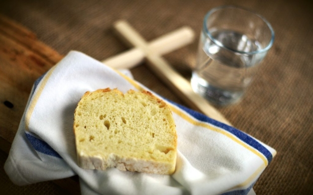 Treba li postiti na Badnjak s obzirom na to da ove godine pada u nedjelju?