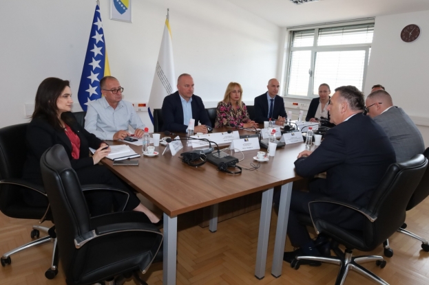 Pravosuđe u ŽZH radi samo na hitnim predmetima: Održan sastanak s VSTV-om BiH
