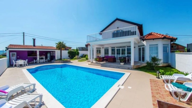 Hercegovina postaje raj za iznajmljivanje kuća s bazenima