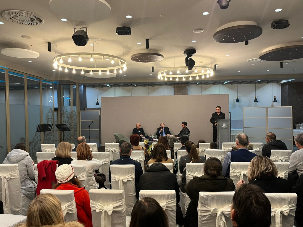 Dan grada: Održano predstavljanje slikovnice &bdquo;Jastuk od snova&ldquo; prof.Mate Grbavca