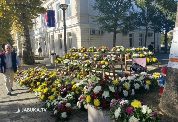 Prodavači ikebana okupirali ulice hercegovačkih gradova
