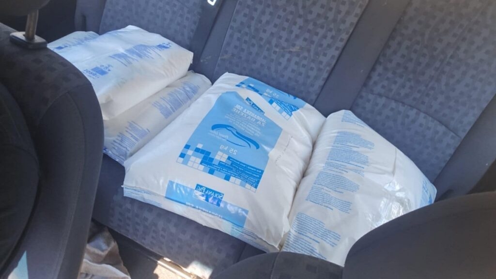 Neobična akcija u Hercegovini: Iz zraka posipali stotine kilograma blagoslovljene soli