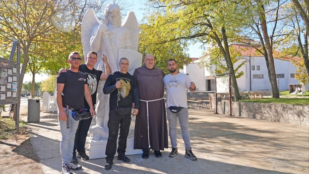 Hercegovina pod duhovnom zaštitom sv. Mihaela: Marijini ratnici postavili kipove u Ljubuškom i Potocima kod Mostara