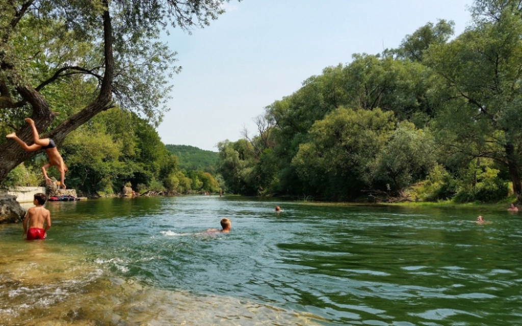 Danas narančasto upozorenje u BiH zbog vrućina: Sutra pljuskovi i grmljavina