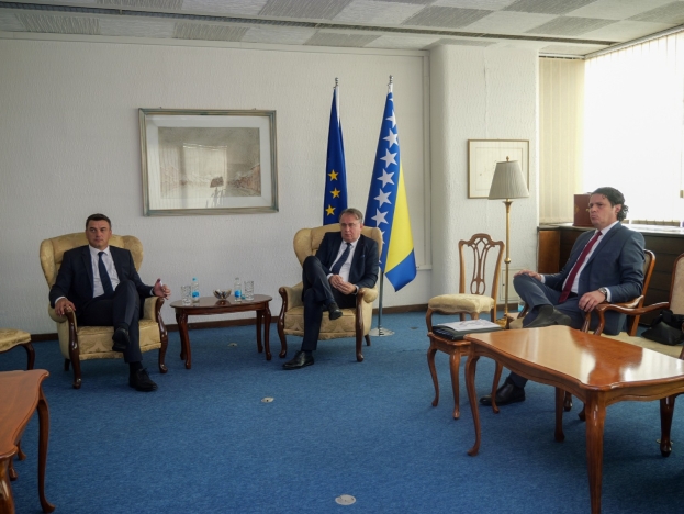 Premijer Nikšić i ministar financija Toni Kraljević s predstavnicima Udruženja društava za osiguranje FBiH