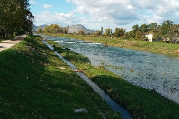 ŽZH: Ugovoreni radovi na nadvišenju i sanaciji nasipa na rijeci u Ljubuškom vrijedni 72.000 KM