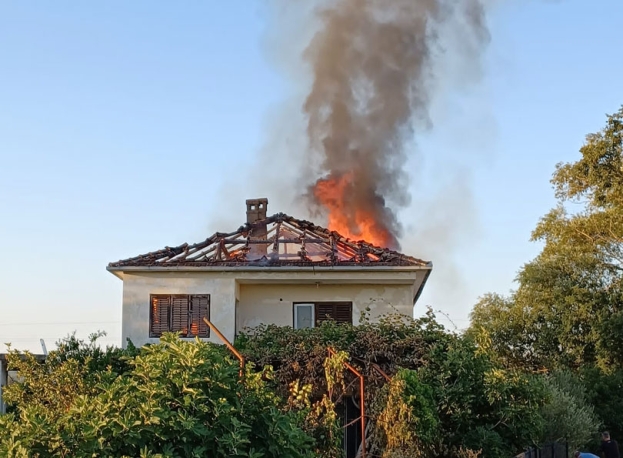 U požaru kod Ljubuškog izgorjela obiteljska kuća