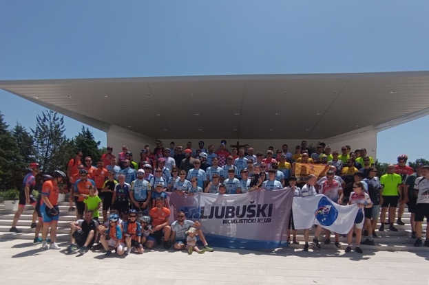 Biciklisti iz cijele Hercegovine sudjelovali na 17. hodočašću svetom Anti na Humcu