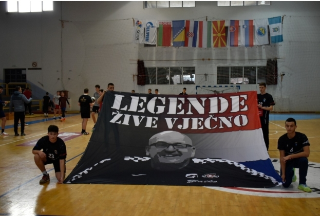 Transparent sjećanja na velikana hrvatskog rukometa Zlatka Saračevića iz Ljubuškog kreće za Mađarsku