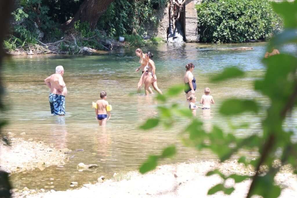 Pripremite se na vrućine: Živa ide visoko, sredinom tjedna mogući lokalni pljuskovi