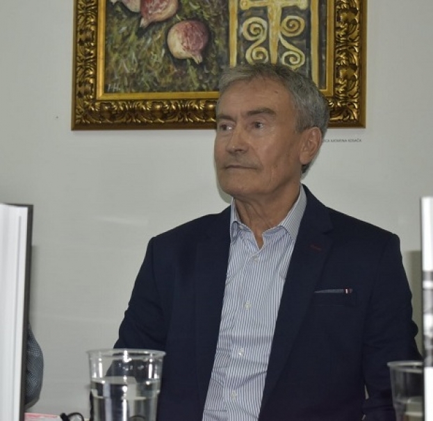 U Knjižnici Ljubuški predstavljanje zbirke poezije &quot;Vjeruj u ljubav&quot; autora Viktora Stojkića