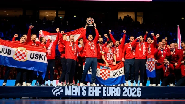 Matej Mandić kažnjen zbog isticanja zastave Hrvata u BiH