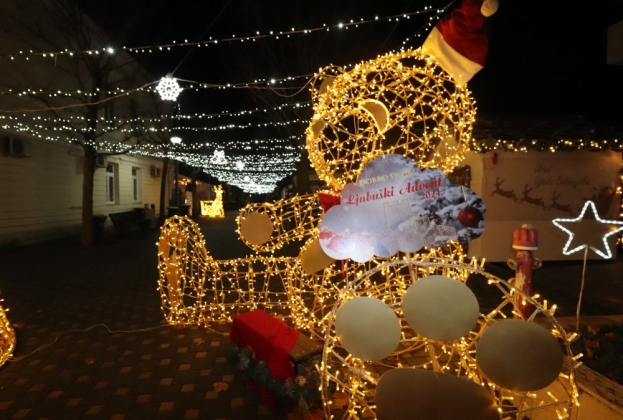 ADVENT U LJUBUŠKOM: Održana skupna izložba slika nastalih na Eko likovnoj koloniji [FOTO]