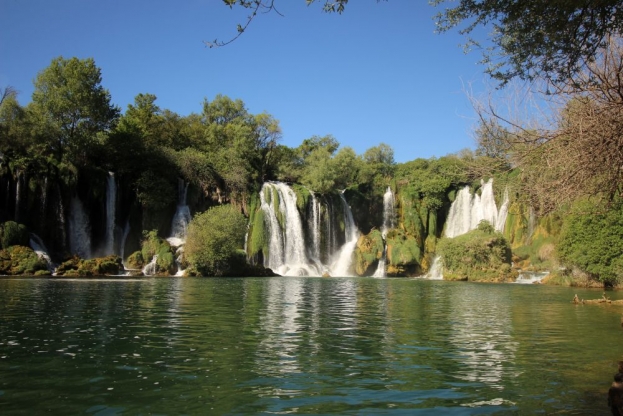 Mjesec borbe protiv raka dojke: Vodopad Kravica bit će osvijetljen rozom bojom