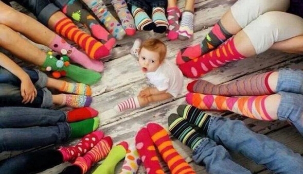 Svjetski Dan sindroma Down: Šarene čarape u znak podrške, mali heroji ne mogu ih upariti