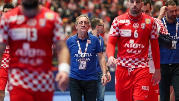 Hrvatska remizirala s 'furijom', ali brine bolno koljeno Karačića