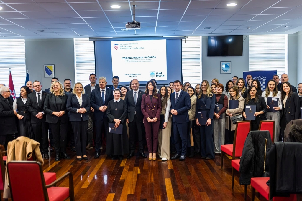 U Mostaru održana dodjela potpore Hrvatima u BiH za demografski razvoj: Program vrijedan 1,4 milijuna eura obuhvaća 40 projekata