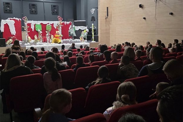 HKD Napredak Ljubuški darovao djeci predstavu “Uzbuna u snježnoj šumi”