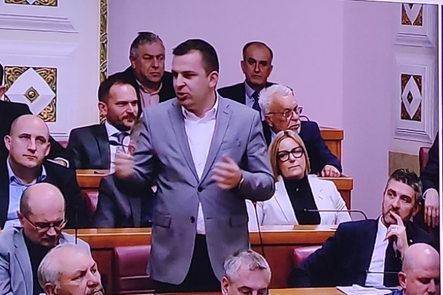 Drastično povećane kazne za pozdrav ”Za dom spremni”