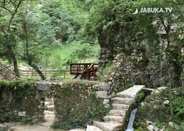 Odlomila se stijena, zatvoren dio šetnice u Avanturističkom parku Peć Mlini