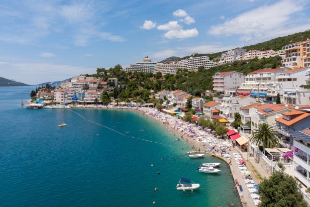 Velika posjećenost u Neumu, upošljavaju se i novi radnici [video]